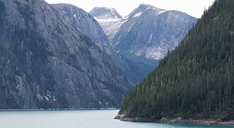 Alaskan mountains and a lake